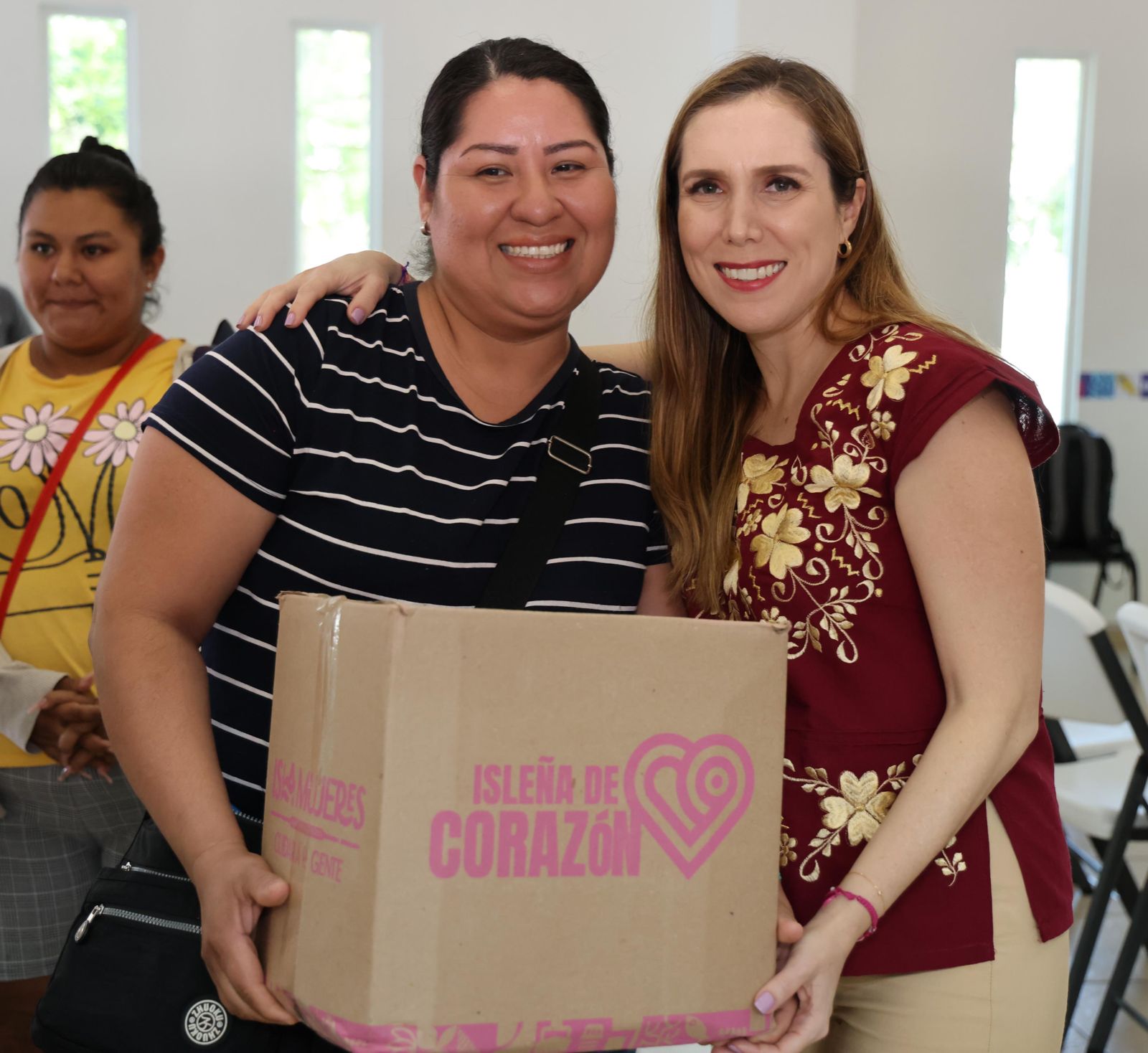 Atenea Gómez Ricalde transforma la vida de las mujeres con el programa “Isleña de Corazón”